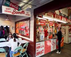 The place is multi-facilitated with various eateries houses serving different cuisines such as Latin American, American and Asian cuisine as well as g